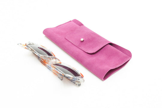 Etui à lunettes en cuir daim violet