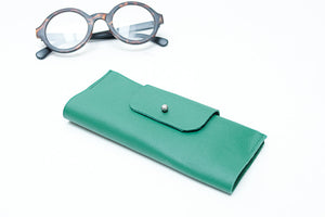 Etui à lunettes en cuir vert