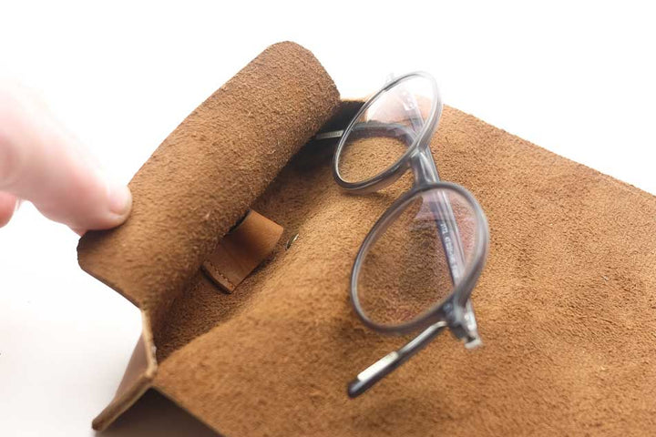 protection lunettes en cuir