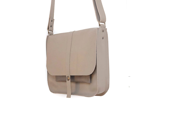 Big handbag leather beige pouch