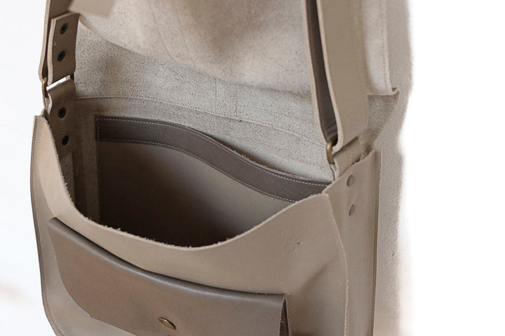 Big handbag leather beige pouch