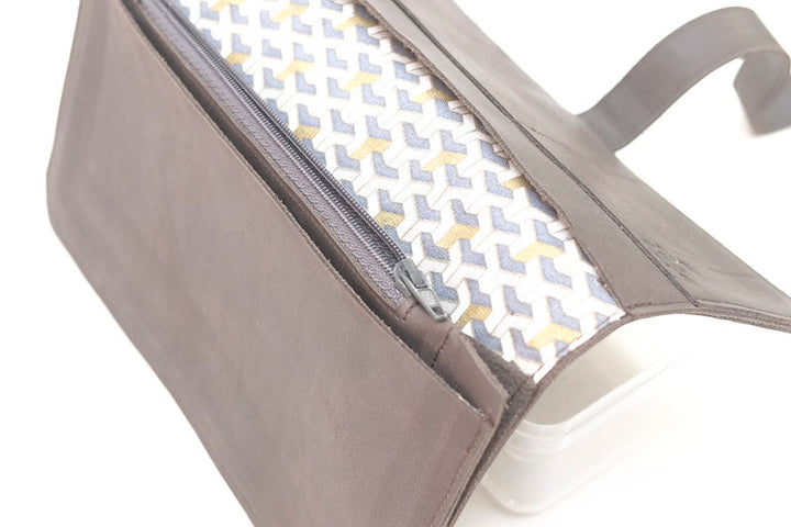 organiseur marron en cuir pour sac