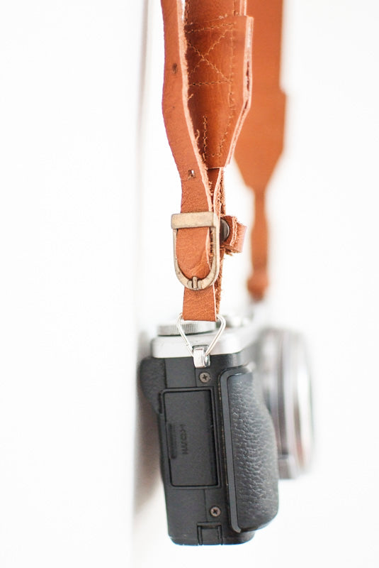 Short camera fuji leather brown leather