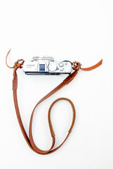 Short camera fuji leather brown leather