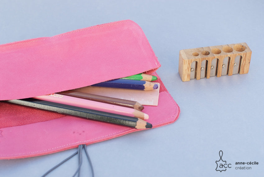 trousse crayon en cuir rose