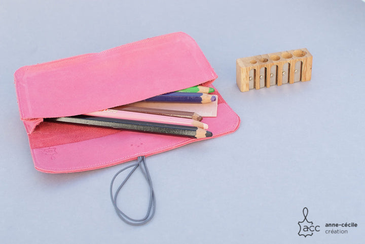 trousse crayon en cuir rose