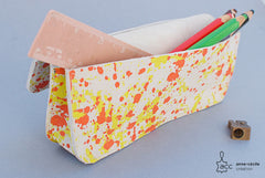 Trousse en cuir tacheté jaune et orange